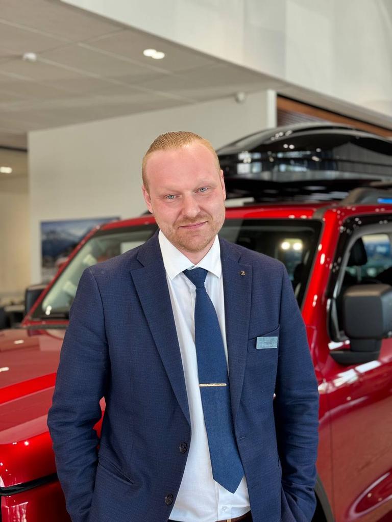 Продавец - консультант новых автомобилей